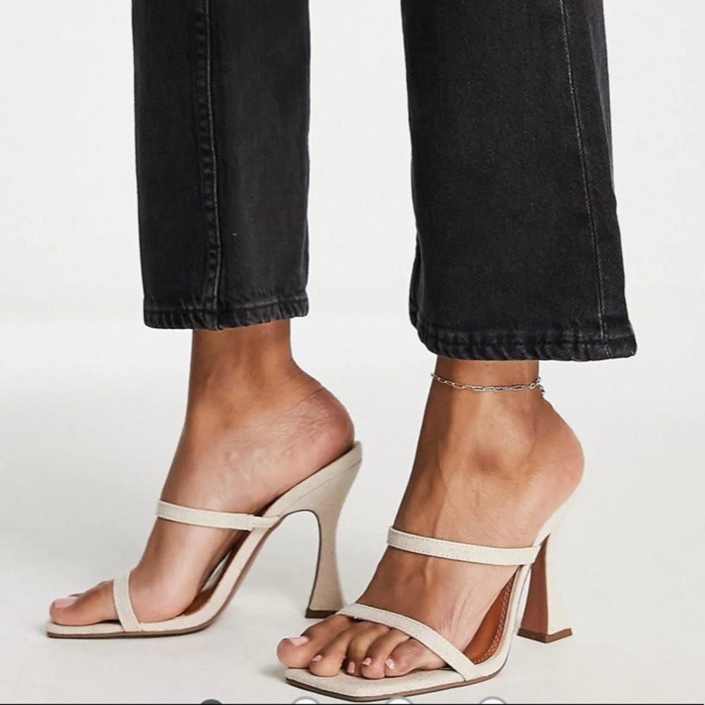 🆕 ASOS Wide Fit Nasia heeled mules in natural fabrication